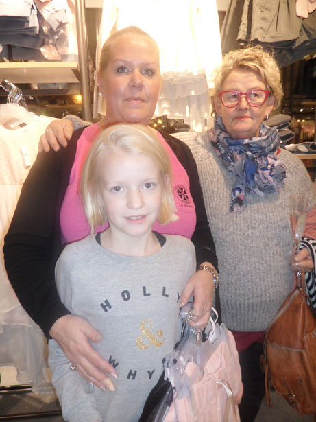 Marie, Ester och Eva hittade fina kläder på Lindex.