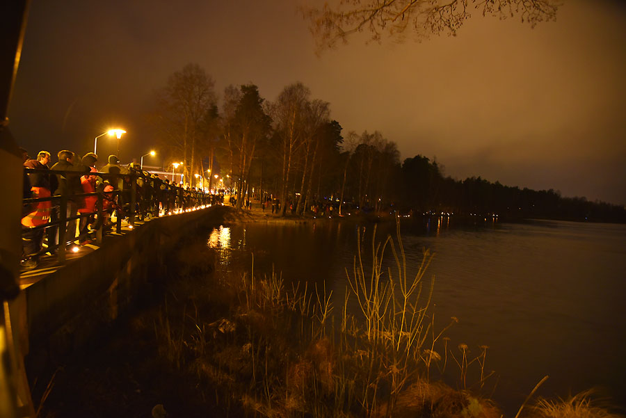 Bästa stället att beskåda fyrverkeriet var från bron längs med Grönvägen